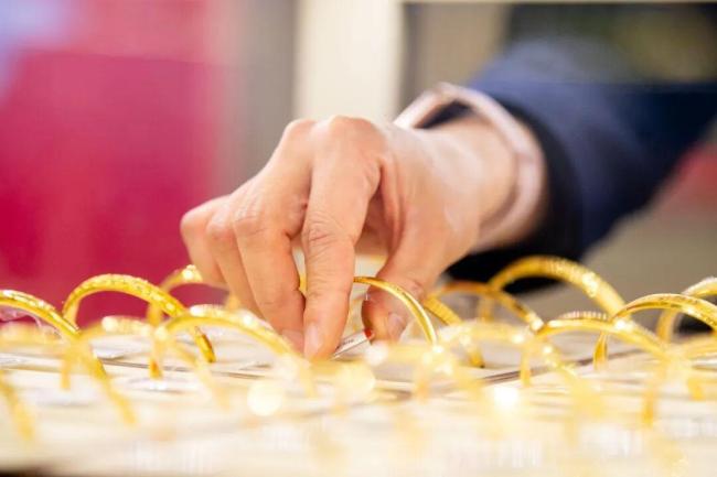 国际金价疯涨原因