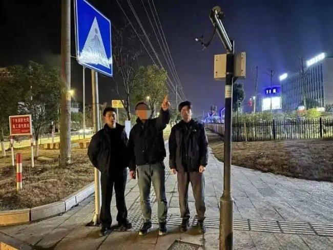 货车司机偷走公安的摄像头被抓 奇葩案件引发关注