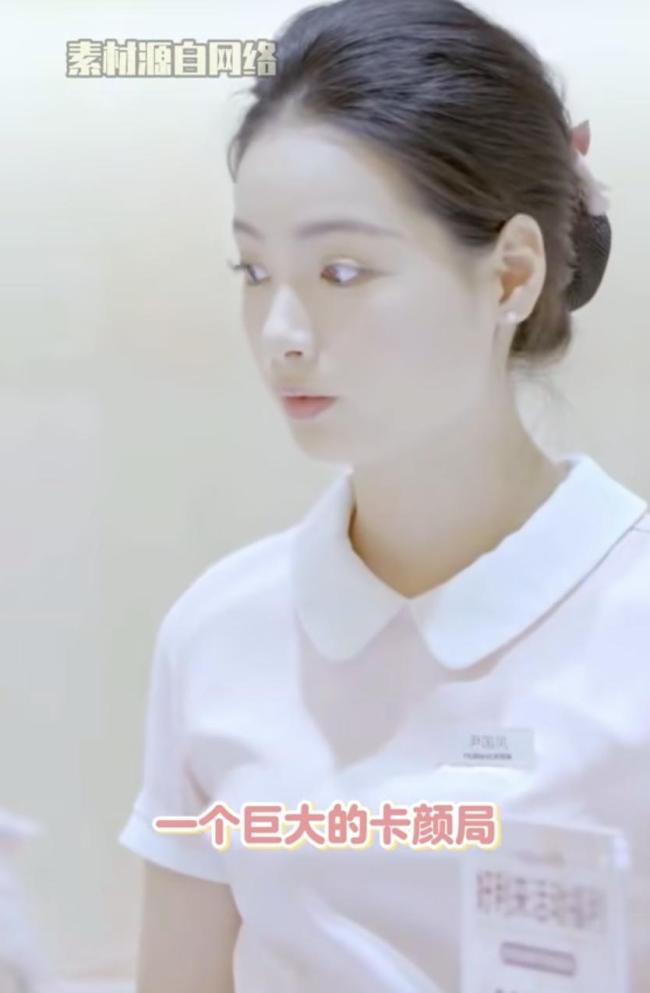 好利来一店员将掉地面包捡起售卖 食品安全底线何在？