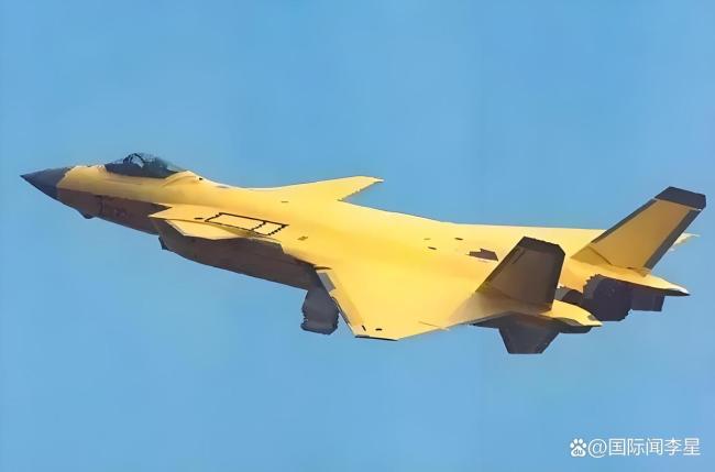 “黄皮”歼-20A来了 批量生产引关注