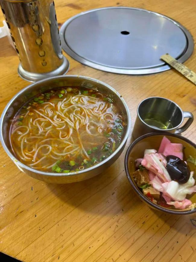 多方回应“顾客二次续面被收3元” 免费加面争议引热议