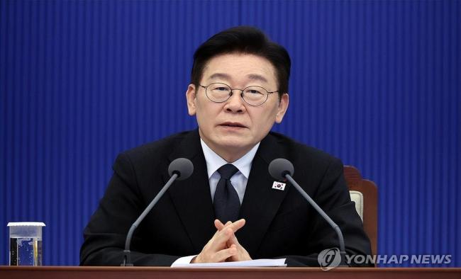 李在明：工作太多经常睡不好觉 进度迟缓令人郁闷