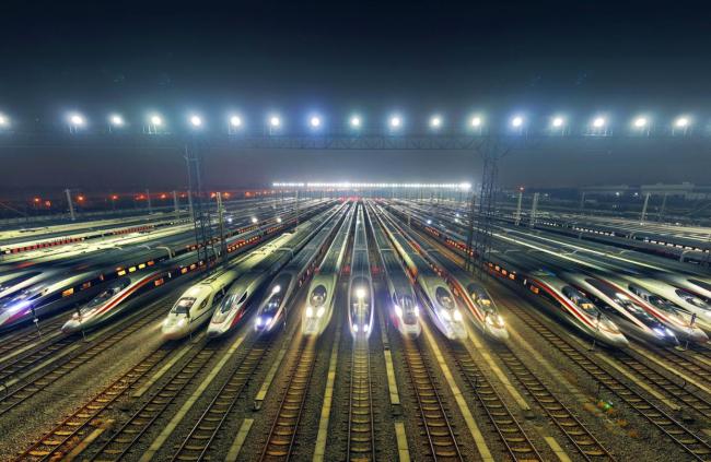 陆地航母高铁列车如约而至 春运极限测试开启