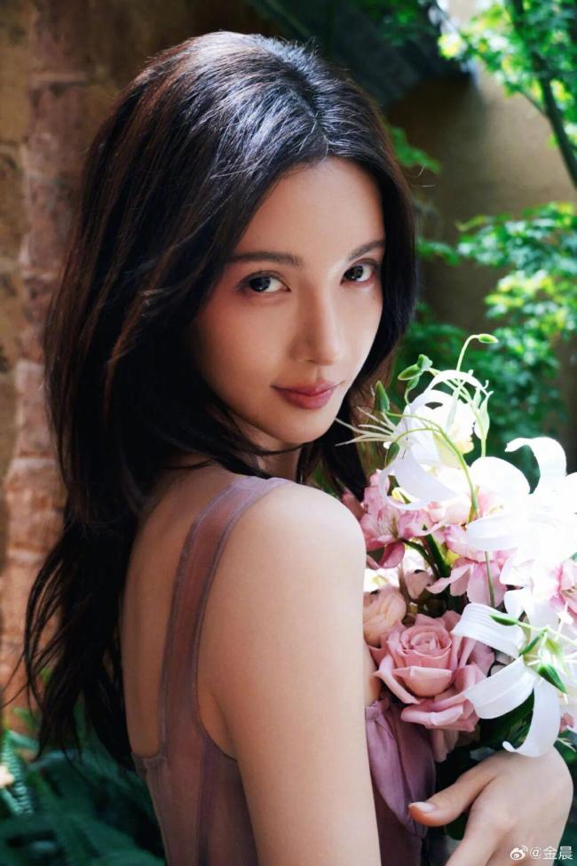 交警回应网传道路交通事故认定书属实 『金晨』肇事逃逸疑云待解