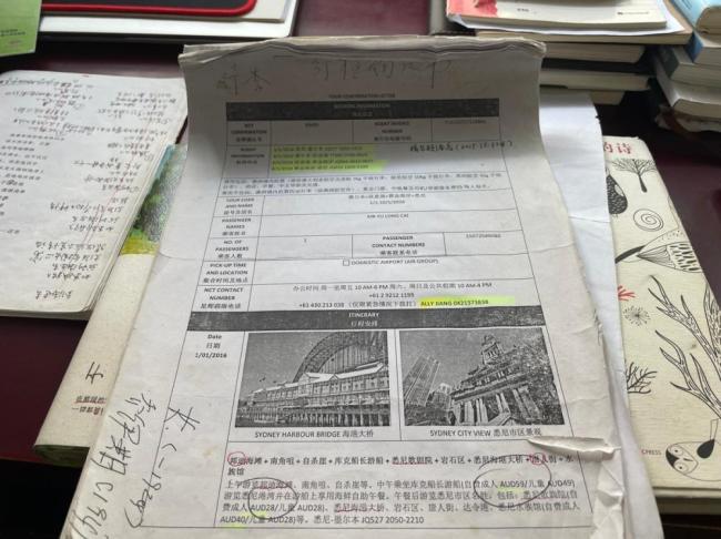 82岁大爷背包环游世界 耄耋之年逐梦全球