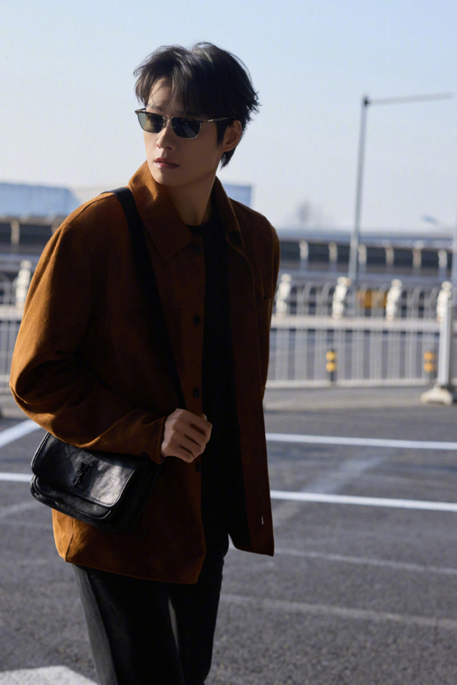 圣罗兰巴黎男装大秀