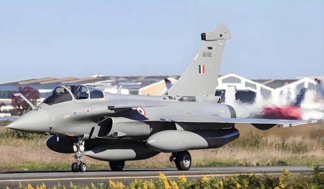 印度阅兵式高调展示“被击落”阵风 油漆下的真相游戏