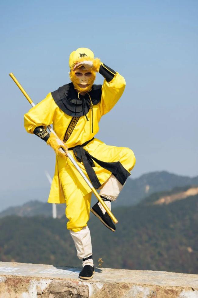 一群广西村民拍出大话西游 草根创意走红网络