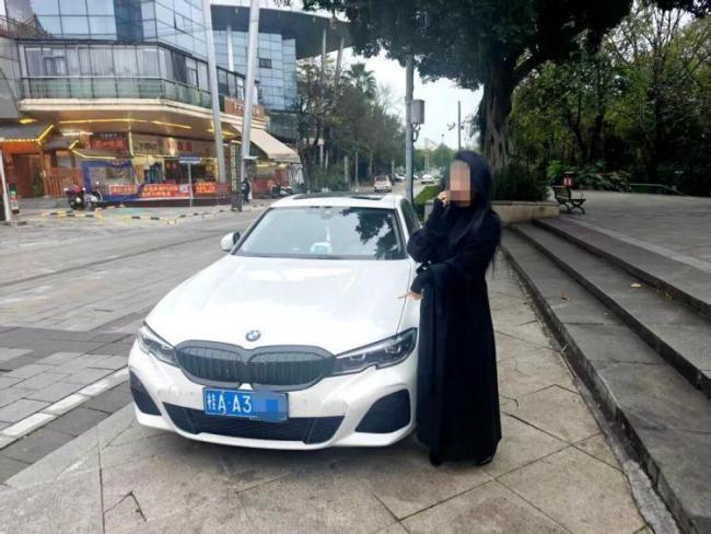 驾照被吊销女子频繁遮脸开车被拘5天 屡次违规终被抓