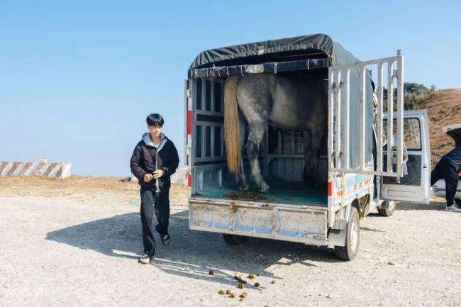 一群广西村民拍出大话西游 草根创意走红网络