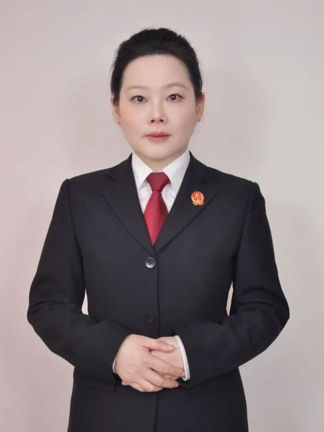 配偶闹仳离2岁娃被丢法院整夜 法官姆妈的柔和守护