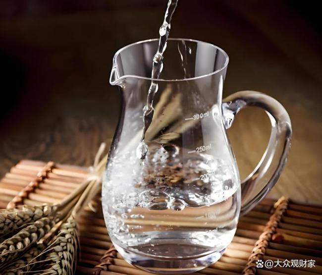 白酒股爆发17股涨停 春节旺季催化行情