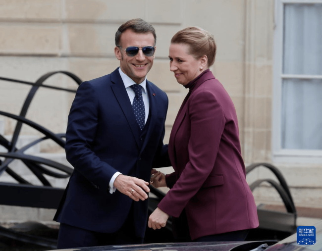 法国马克龙、加拿大卡尼纷纷入局格陵兰岛，多情剑客无情剑！北极局势敲响警钟