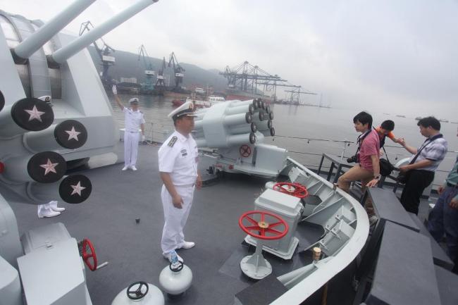 轰-6K此时巡航黄岩岛有何考量 南海战略布局信号