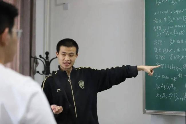 韦东奕正式获聘北大长聘副教授 杰出青年中关村奖候选人