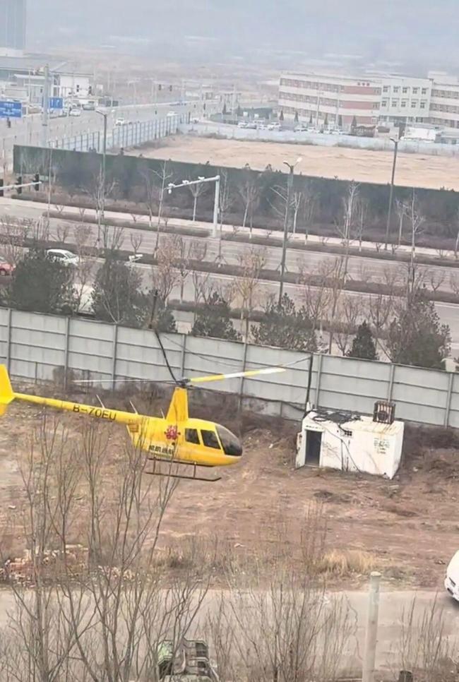 须眉租直升机迎娶新娘 创意婚典引存眷