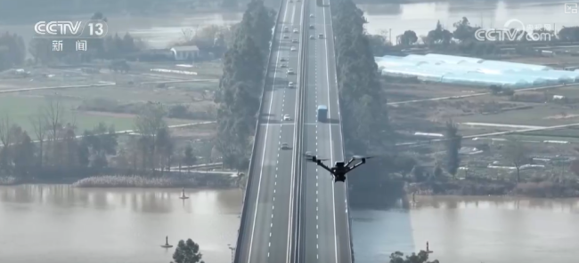 AI巡检 服务升级“组合拳”就位 护航旅客平安返乡