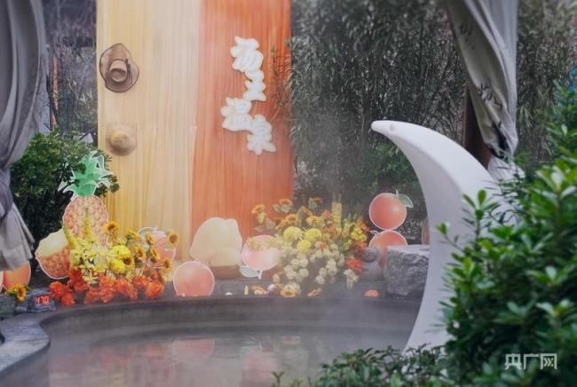 年青东说念主扎堆“中医药温泉” 养生新习尚