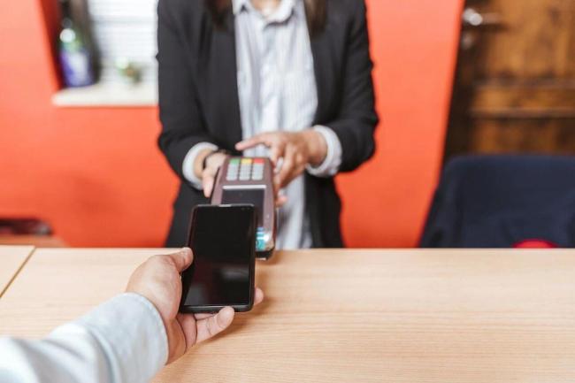 手机“贴一贴”可能无形中泄密 国家安全部披露