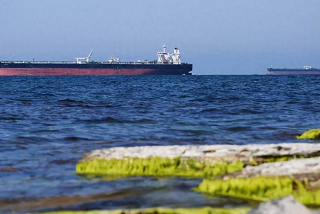 特朗普悄悄归还油轮？马杜罗已被取代，美国第一次被迫妥协 背后藏着深刻盘算