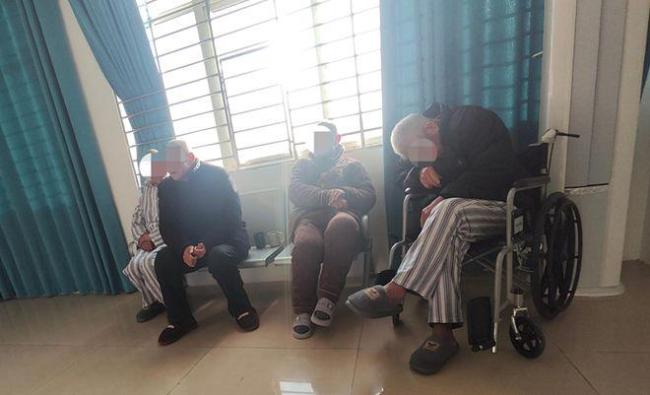 记者卧底精神病医院许多病人无异常 医保骗局曝光