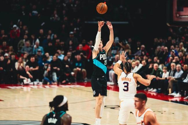 开拓者不敌太阳 杨瀚森未登场