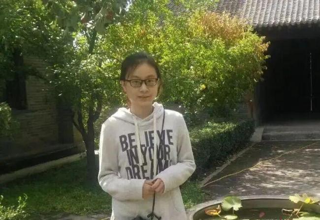 大二女生失踪8年 父亲悬赏10万寻女 8年前离奇消失