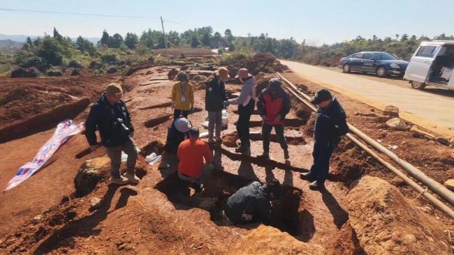 弥勒发现两千多年前墓地 出土文物展现汉代青铜辉煌