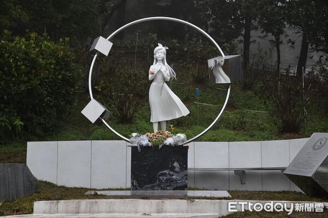 艺术总监曝光大S雕像设计细节 不追求写实