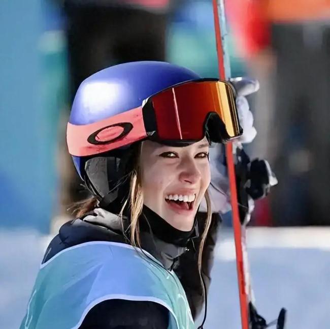 奥运官方回顾谷爱凌超帅动作 逆境重生的坚韧之路