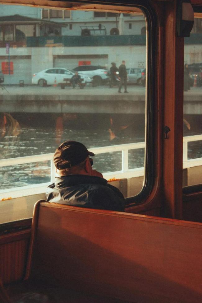 中巴适 说方言不高级是偏见：乡音里的温情与真实