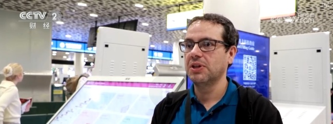 “到中国过春节”成为时髦新风尚 外国游客纷至沓来