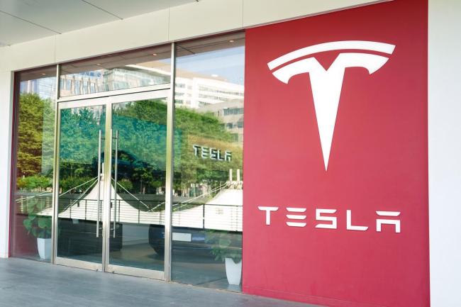 段永平称投资特斯拉完全靠蒙