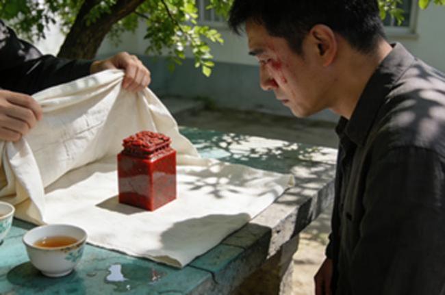 91岁老东谈主900万积存遭女儿儿媳挪用 一场对于资产与东谈主性的较量