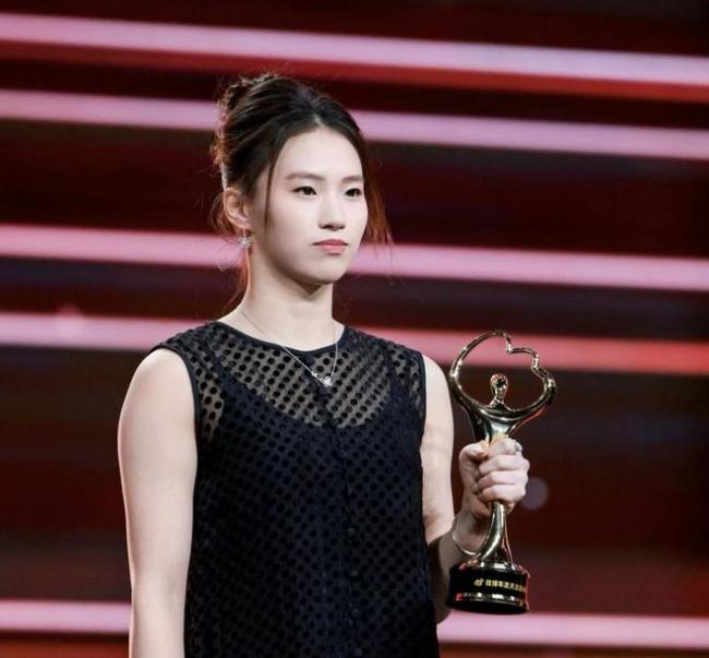 陈芋汐说李宇春好好意思 粉丝圆梦合影