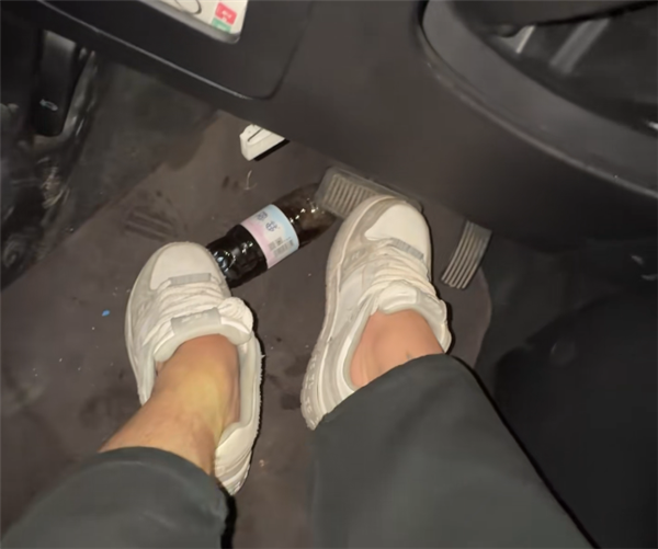 男子亲历水瓶卡住刹车险酿车祸