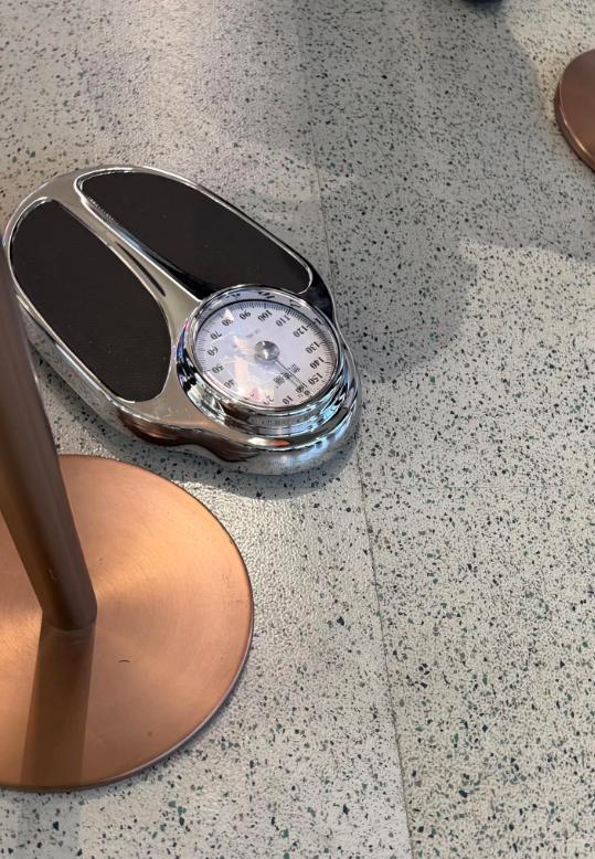 坐飞机登机前要称体重？航司修起 确保遨游安全计较准确性