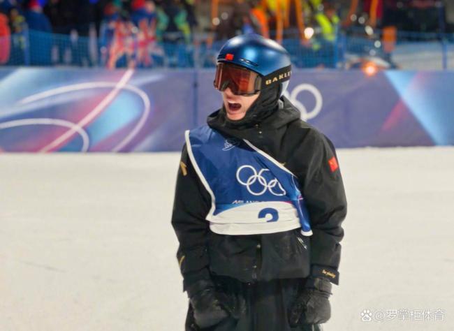 苏翊鸣单板滑雪大跳台冲金 1980高难手脚晋级决赛