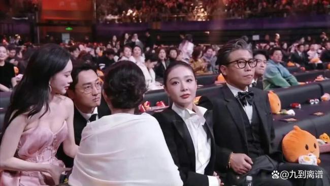 周也回应和孟子义热聊 沉浸式聊天成焦点