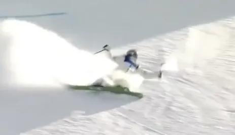 谷爱凌首轮失误获1.26分 暖心拥抱鼓励