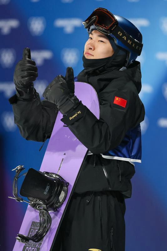 苏翊鸣米兰冬奥摘铜 为何他们都哭了 真情败露感动世东谈主