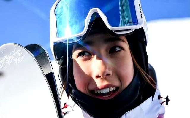 奥运年竞争太惨烈 谷爱凌：每天齐有直升机接走受伤的东说念主 死活转眼的毅力复出