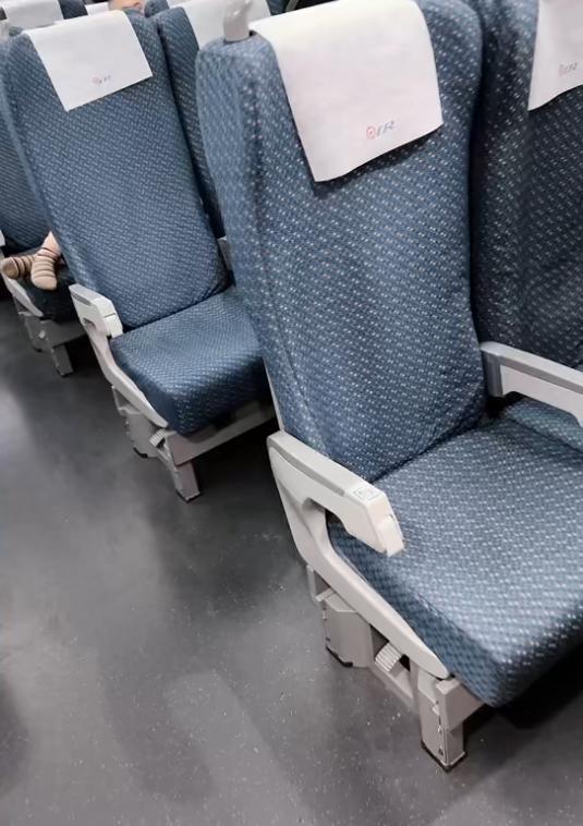 搭客称12306抢票售罄，微信却有票？12306回复 购票猜疑待解