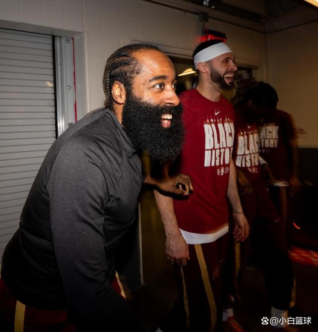 哈登极致攻传表演狂轰23+8可圈可点：末节爆发逆转国王