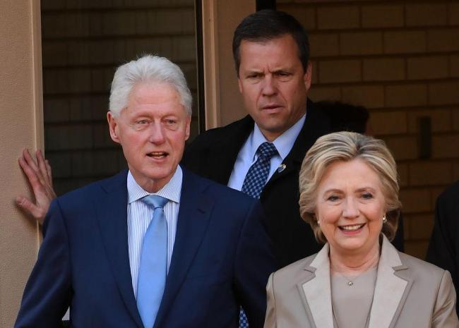 克林顿、希拉里要求公开听证爱泼斯坦案 防止政治化