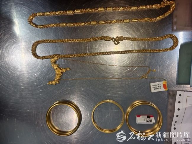 女子用奶粉罐藏金条寄出警方及时拦截 电信诈骗险致32万损失