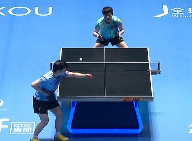 乒乓亚洲杯:孙颖莎首次夺冠!挽救赛点4-3险胜,王曼昱无缘卫冕 巅峰对决展现国乒实力