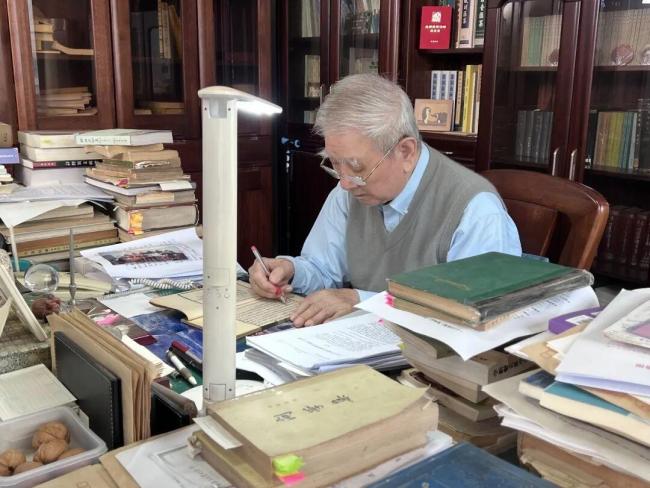 宗福邦教授去世 学术巨擘陨落