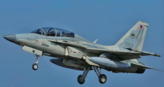 轰炸机实弹训练震撼来袭 南海局势紧张升级