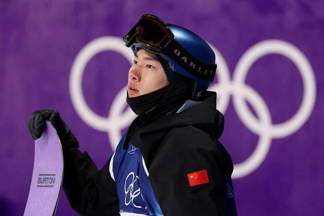 苏翊鸣晋级米兰冬奥会单板滑雪男子大跳台决赛 1980高难动作亮眼